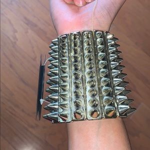 Brand New Never been worn Gold Bracelet